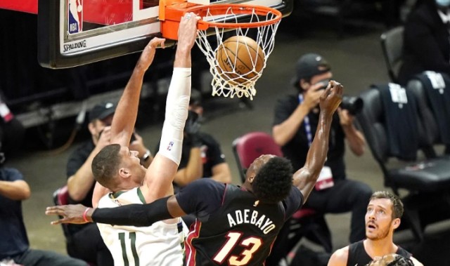  阿德巴约两双热火复仇雄鹿  