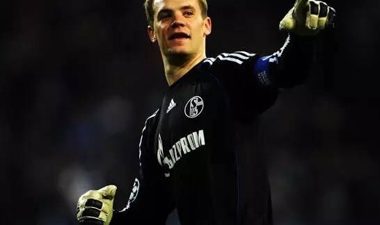  诺伊尔复出即创德甲零封纪录  