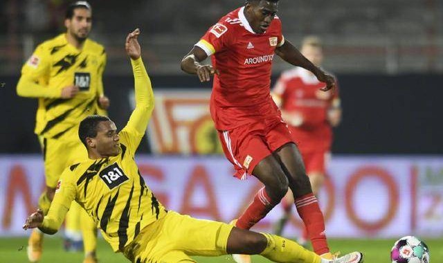  柏林联合防线失误遭升班马羞辱  