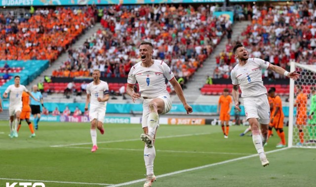  朗斯铁卫乌龙球葬送关键战役  