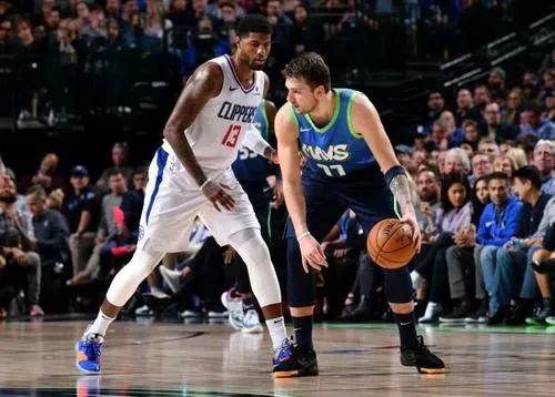  东契奇超远三分绝杀快船豪取五连胜气势如虹